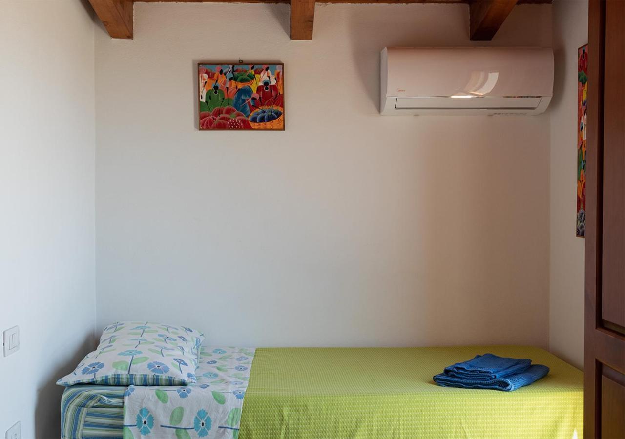 Sa Guardia De Ferricci Bed & Breakfast Соланас Екстериор снимка