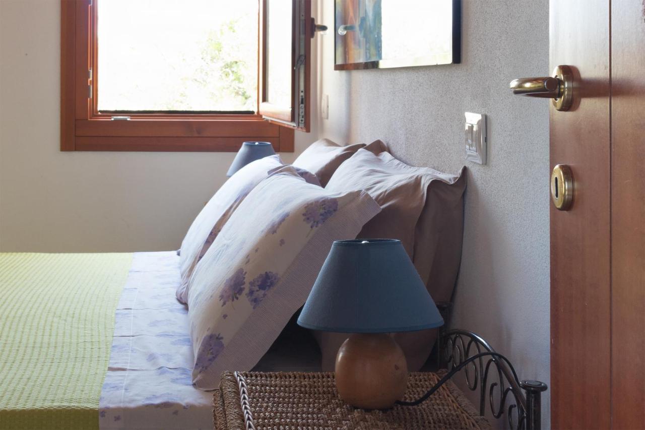 Sa Guardia De Ferricci Bed & Breakfast Соланас Екстериор снимка