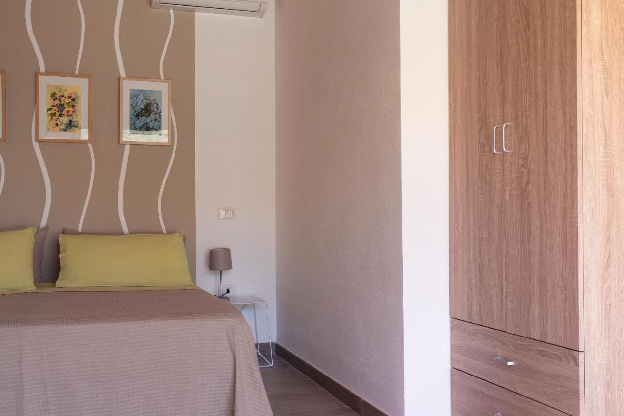 Sa Guardia De Ferricci Bed & Breakfast Соланас Екстериор снимка