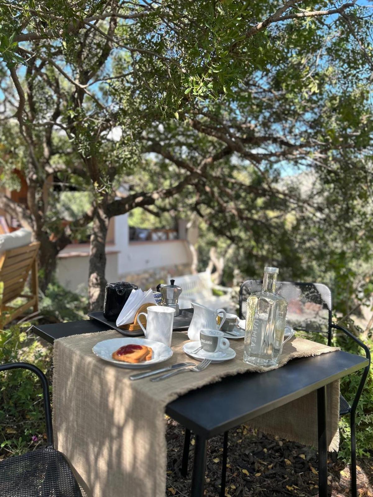Sa Guardia De Ferricci Bed & Breakfast Соланас Екстериор снимка